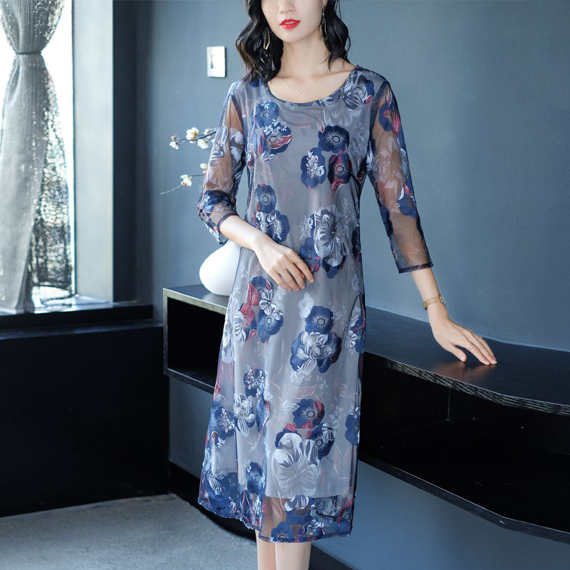 哇塞!今年的“秋裙”果然比旗袍洋气!尤其60后穿，嫩美提气质