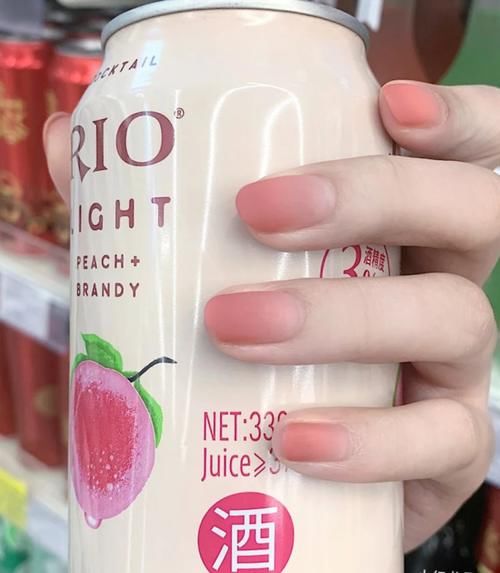  『水蜜桃』女生不要随便做美甲，要么就做这几款，水蜜桃粉加渐变，爱不释手