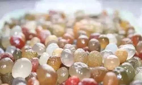 新疆捡石头最美季节又到了，教你在16个不同的地方捡石头！