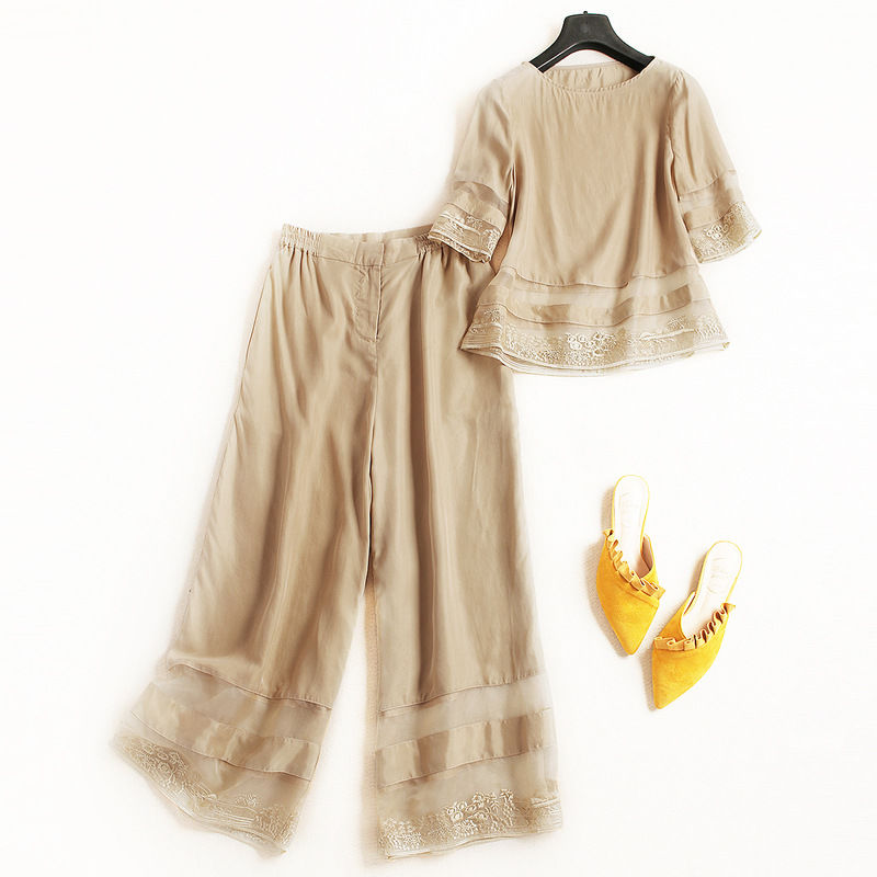 这几款美衣，虽小贵，但光看图片就很美，上身洋气时尚超显美嫩