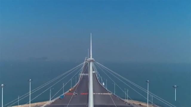我国第一座大型悬索桥，耗资30亿建成，却成“堵车胜地”