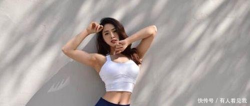 路人街拍，身材好的美女都喜欢穿着清凉，既性感又养眼！