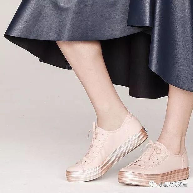 从你的衣柜出发，今夏就为自己挑选粉彩色系休闲鞋