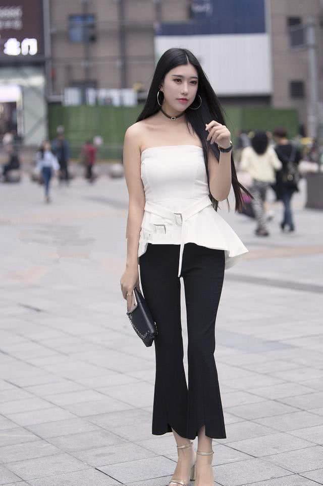 街拍：长相清秀靓丽性感的小姐姐，身姿曼妙妩媚各有各的美！