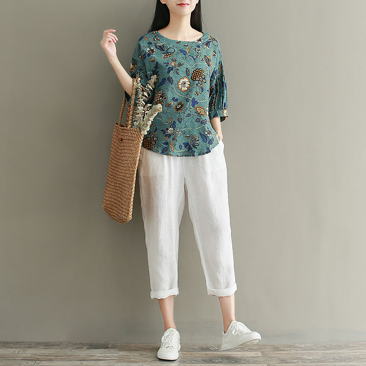 70后女人若不差钱，建议穿这小衫+棉麻裤，美的让男人挪不开眼