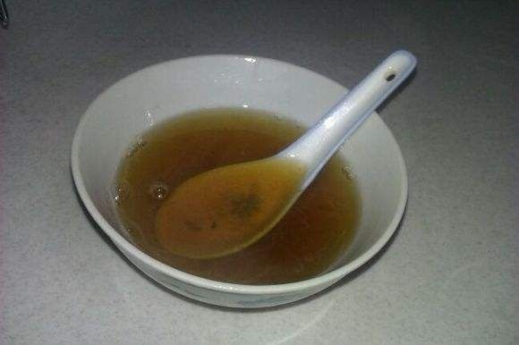 小小一块姜，祛斑美白大作用，只需睡前涂两下，肤如凝脂白如玉