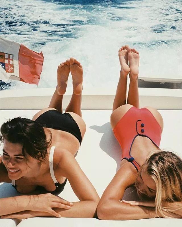 性感的泳衣才是这个夏天的标配