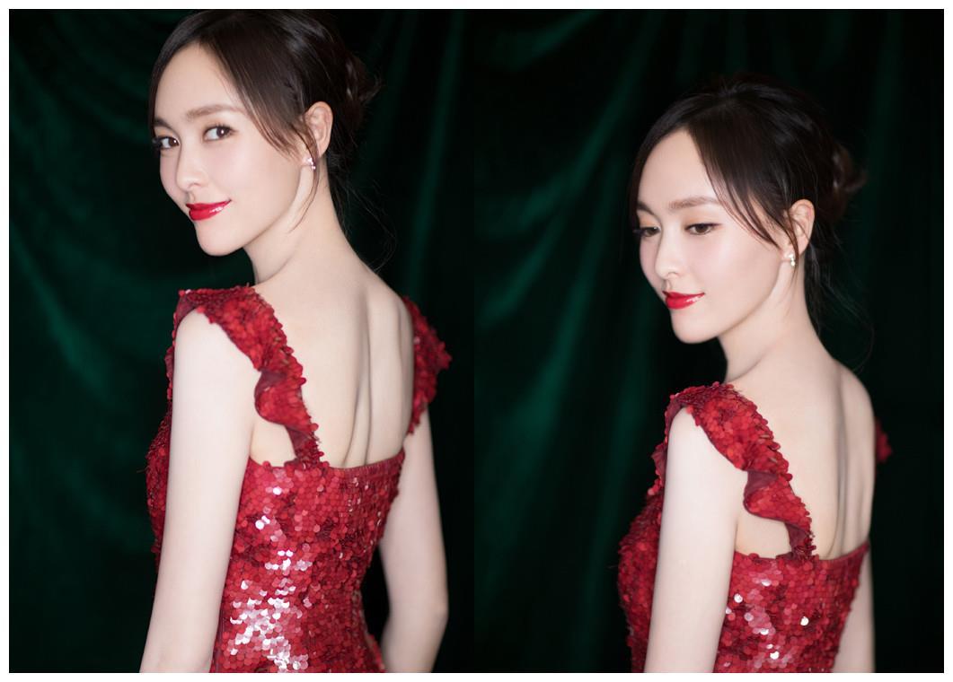 94斤的迪丽热巴与84斤的唐嫣撞衫亮片裙，骨感美终究输了！