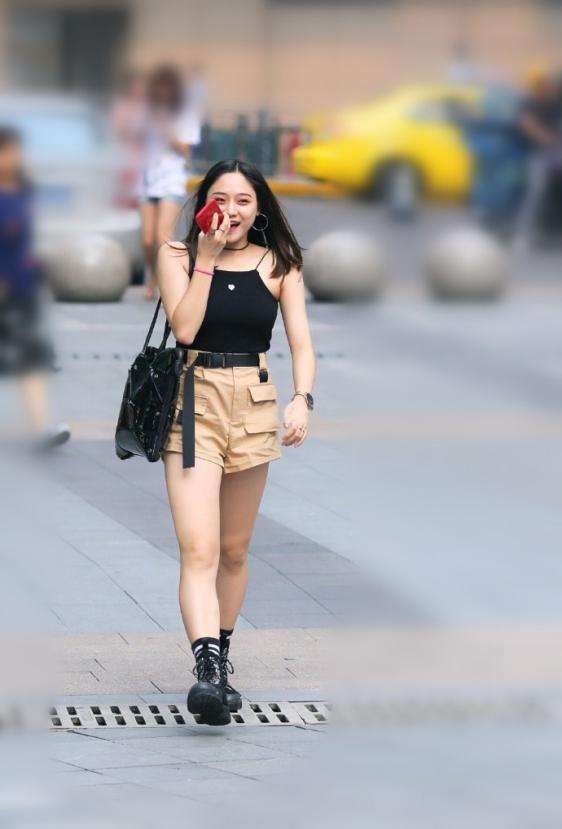 重庆街拍: 白皙长腿让人看呆, 第四位小姐姐让路人心动