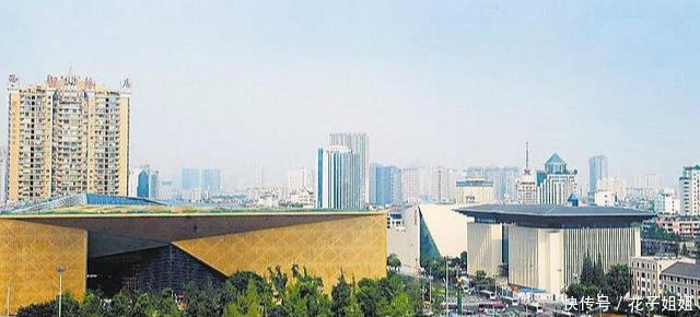  #中国西部地区#中国西部地区人口达到1572.8万的特大城市