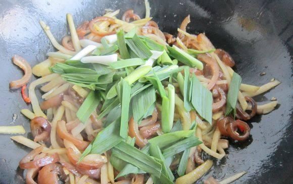 「猪皮」它是“天然胶原蛋白”,5块钱1斤,比敷面膜管用,40岁不显老