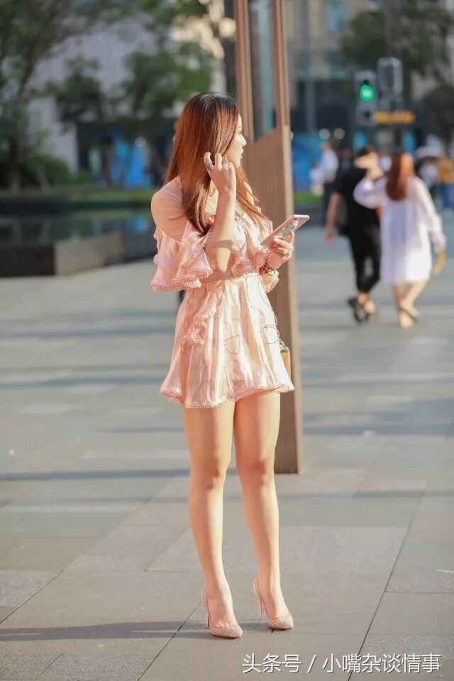 成都街怕:拥有“腿精”的美女，当属街头最靓丽的一道风景线!
