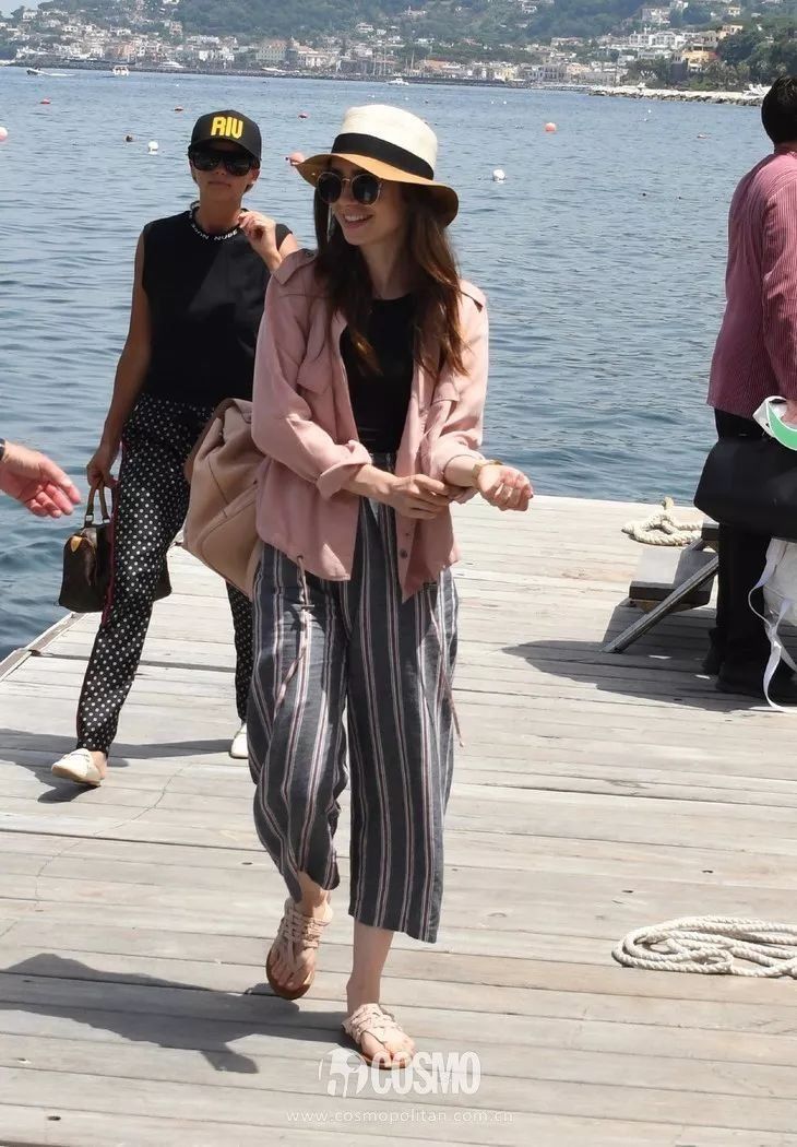 时髦办 | Lily Collins的度假look太有参考价值了