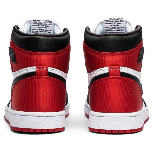  [丝绸]当女生穿起AJ 1，比男生都帅！盘点4双最适合女生的Air Jordan 1