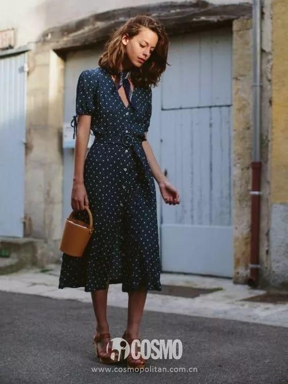 巧穿搭｜这条裙子太魔性，穿上显瘦显高还温柔