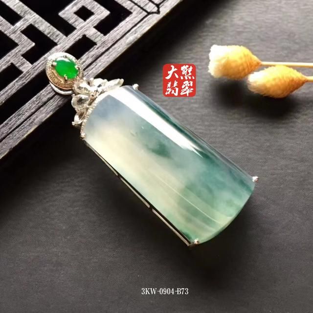 融入了中西方时尚的镶嵌翡翠，你真的抗拒得了吗？