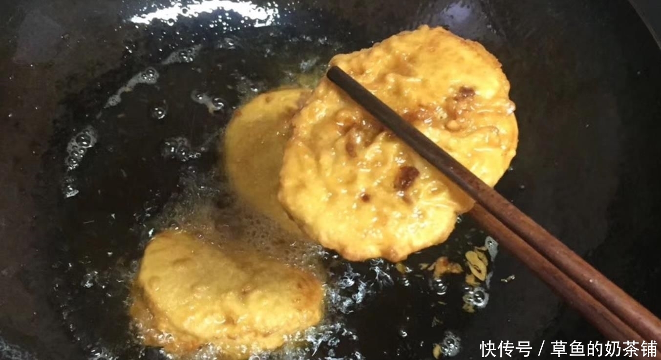  『炸出来的藕』炸藕合好吃有技巧，学会这样调面糊，外酥里嫩超好吃，过年用得上
