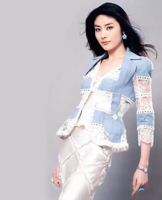 脸再大也拒绝整容 回怼代孕传闻 她是香港最后一个天后也是现实版