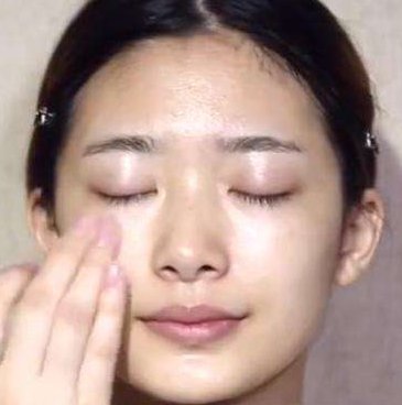 这些“不起眼”化妆品，却受到化妆师们的青睐，超级好用