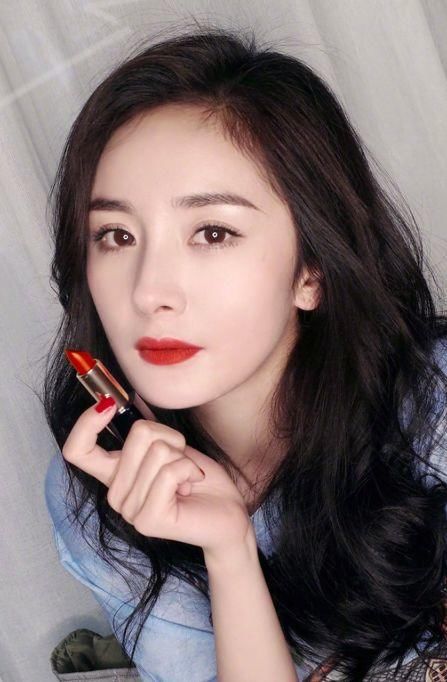 杨幂的“扶摇妆”比白浅好看一万倍，怪不得阮经天对她摸脸杀！