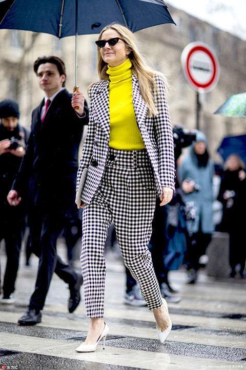 难穿系数十级的荧光色当内搭穿就很时髦了