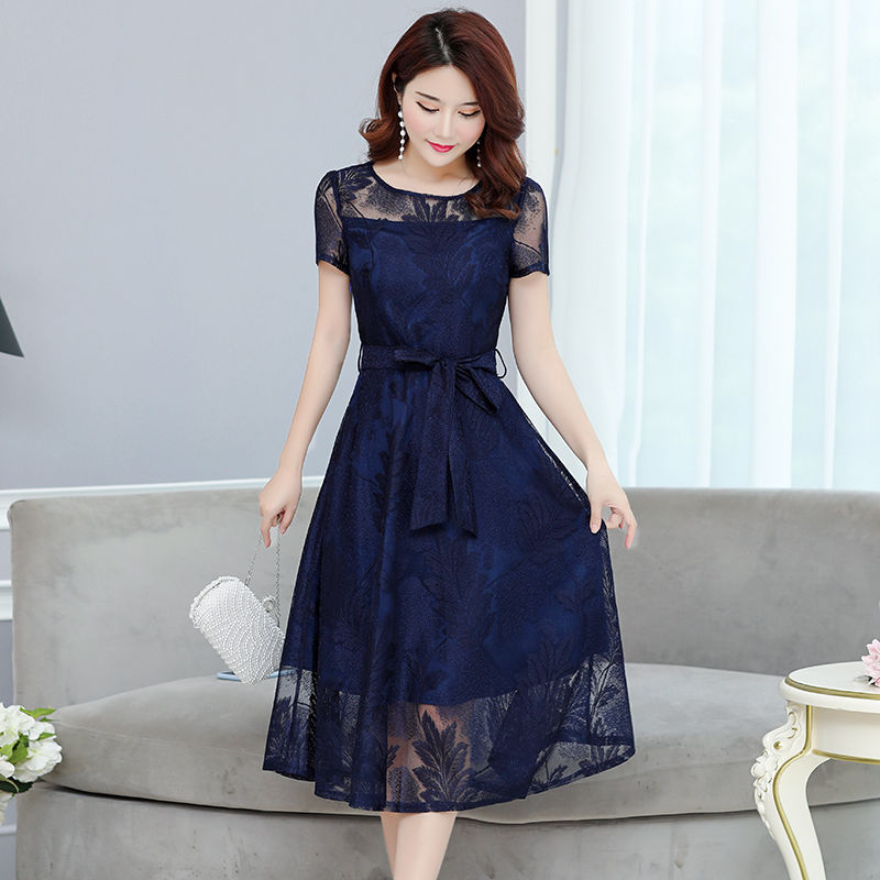 精致的蕾丝很显优雅，镂空与它的搭配，这些裙女人穿上真美