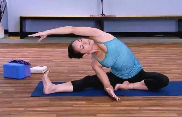 瑜伽瘦腿体式 每天坚持三组10分钟 想要大长腿的不要错过