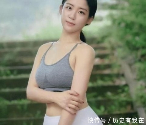  「气质」潮流小姐姐亭亭玉立，端庄娴雅，这是女人的标准身材吗？