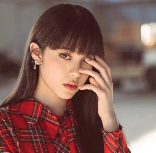  【黑茶色直发】头发多瘦长脸女生，离子烫直发很淑女，染点色更灵动