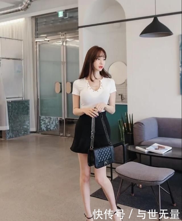 款式|都市女性搭配高跟鞋,让时尚变得更加的简单