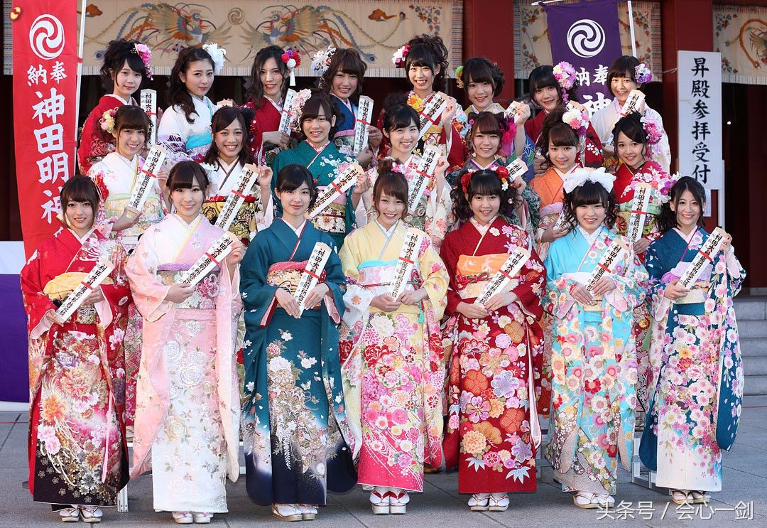 带你认识真实的日本:小孩独立上下学，女孩从小就会化妆!