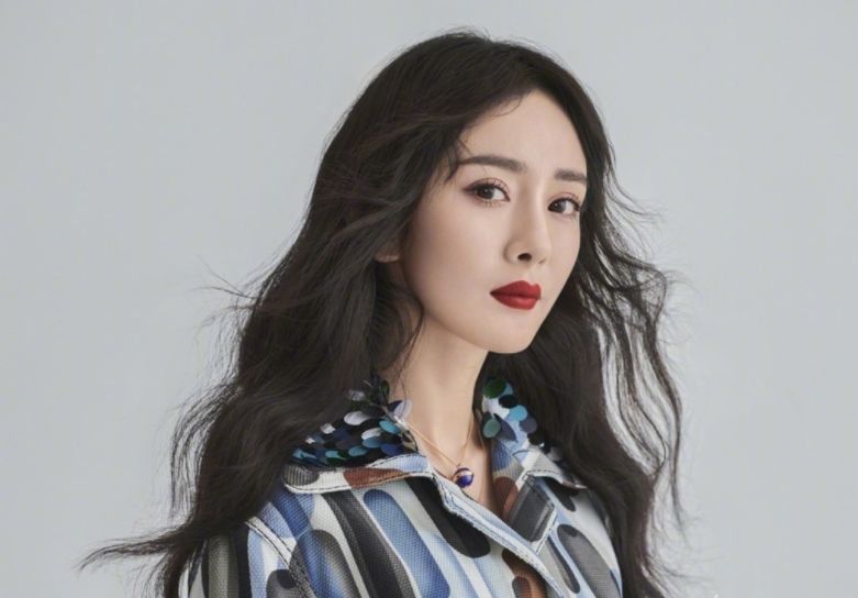 太子妃张天爱带着新发色杀回来了?