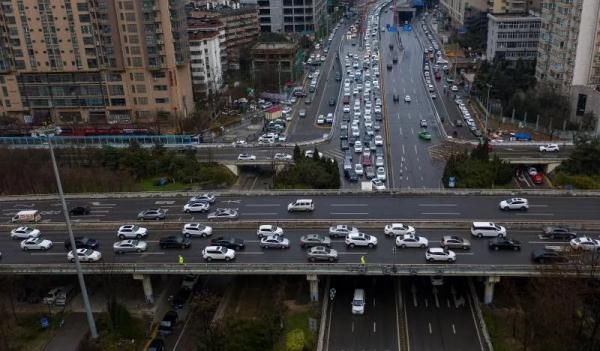  [西安]西安早高峰刷遍朋友圈！城市“重启”了，自我防护一定要做好！