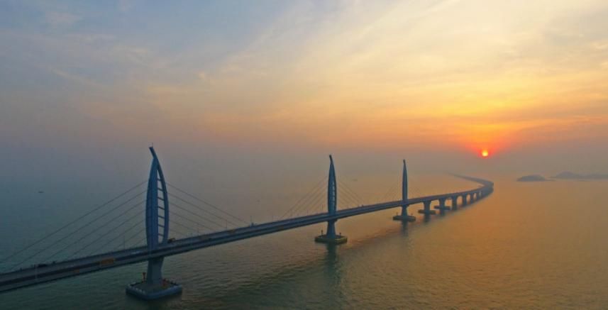  [港珠澳大桥]全球瞩目的港珠澳大桥，如今通行车辆少之又少，司