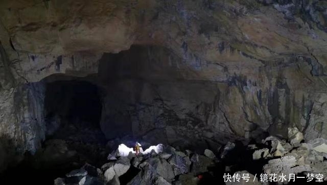 昨天,利川发现一个超级大溶洞,洞中有山、有河……