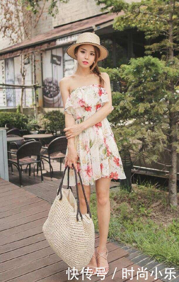 今年夏天流行这样的一字肩连衣裙，清新靓丽，时尚性感