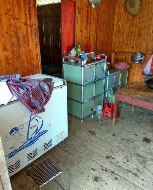  「泡沫箱」万峰湖真的是钓鱼人的天堂吗？