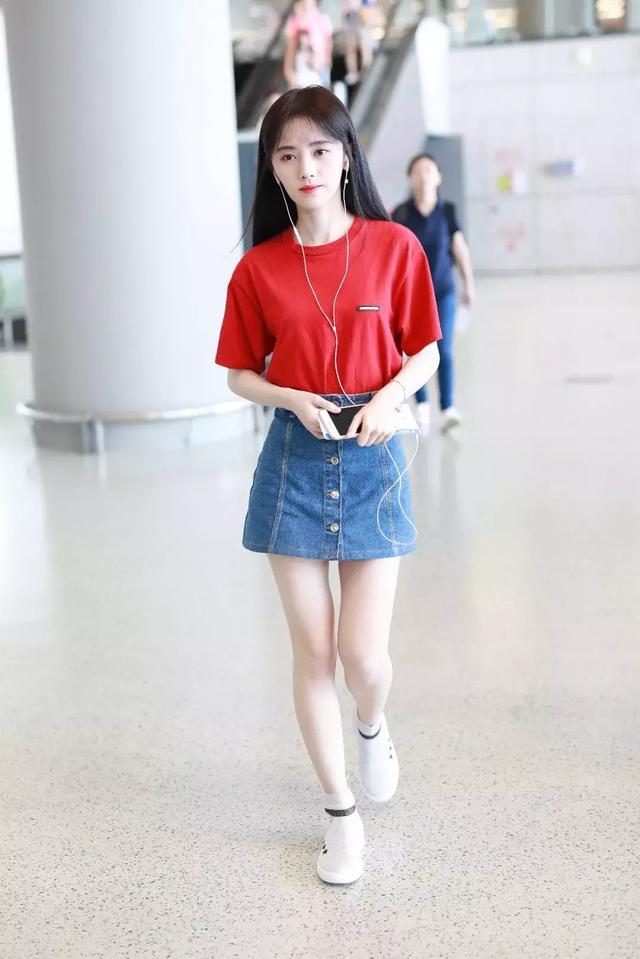 “改头换面”穿出慵懒风，孟美岐吴宣仪的活力少女Tee，了解一下