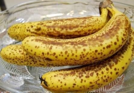 香蕉捣碎,加它抹脸,七天皮肤白如面粉,斑点一扫而空