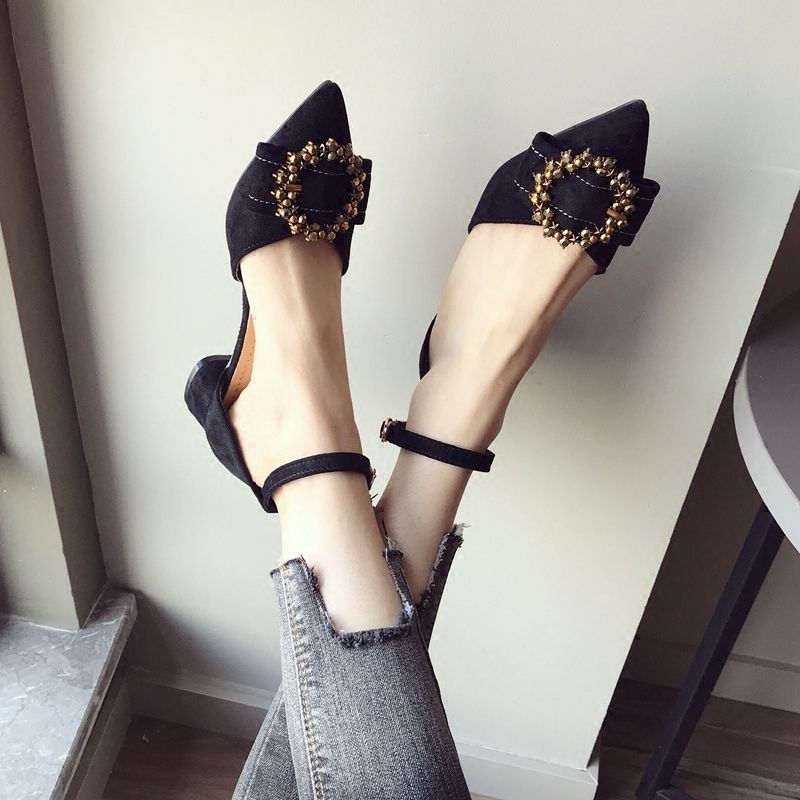 妹子，累脚的高跟鞋别穿了，今秋流行这样的女鞋，优雅大方不累人