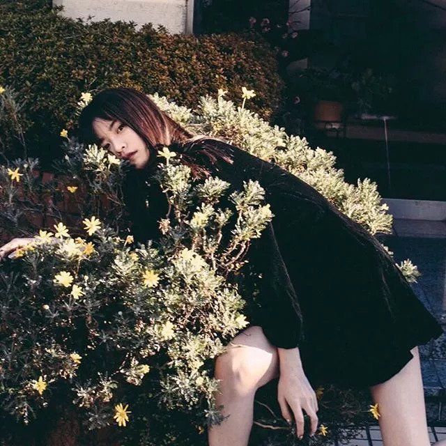 年仅21岁身高167的横田成当红的杂志麻豆,坐拥日圈26万粉丝,超