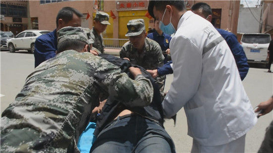  驻训|货车司机高原遇险，驻训官兵化险为夷