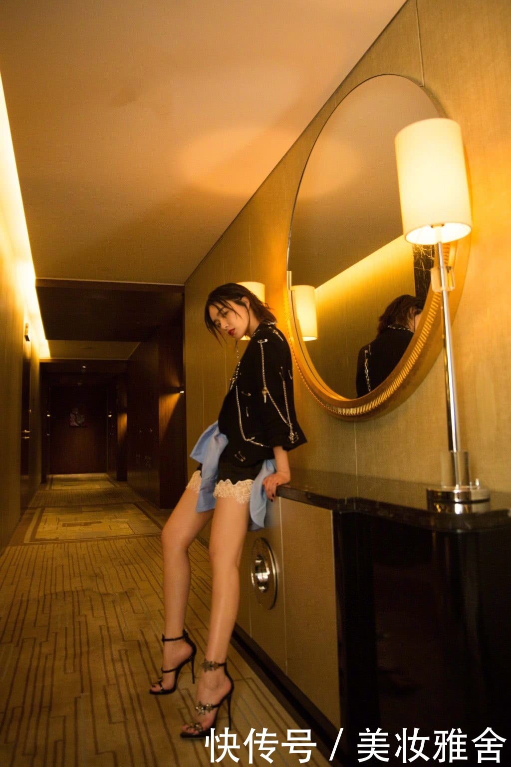 阚清子脚踩12cm细针跟，脚尖脚背垂成一条线，对自己也太狠了吧！