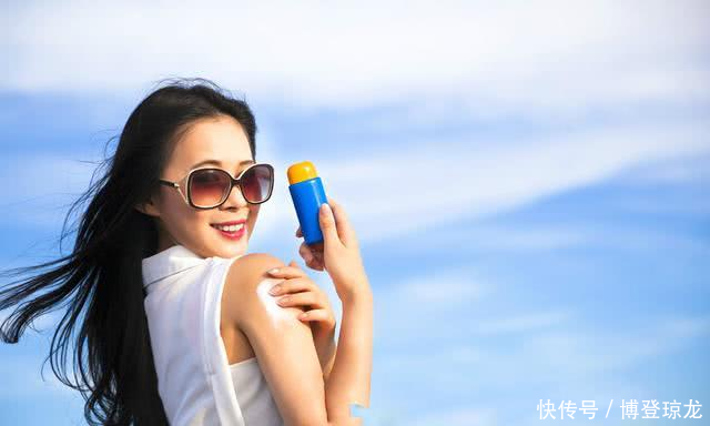  『皮肤表面』防晒霜和隔离霜到底先涂哪个？多数人都涂错了，怪不得皮肤黑