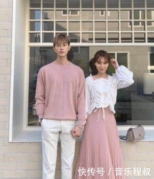  『藏青色』韩国情侣的同色穿搭，这也太有爱了吧！