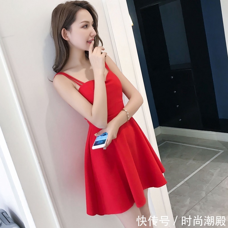 舒适又时尚的连衣裙,展现你的完美身材,成熟女人味十足