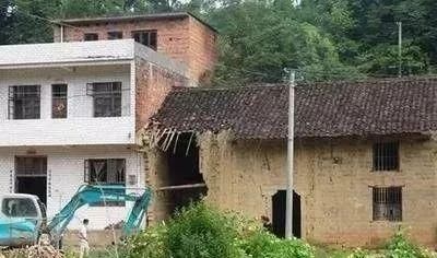 农村有房的赶紧看！别被拆了都不知道！