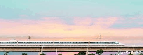 中国首条盈利高铁, 前两年亏损49亿, 最后一年出现反转盈利300亿