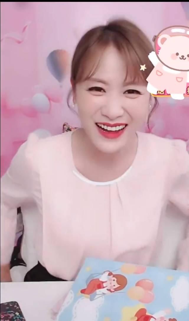 下吧下吧@心酸！田亮儿子写作文“我的妈妈”，他问：爸爸有吗？亮仔：老师没布置