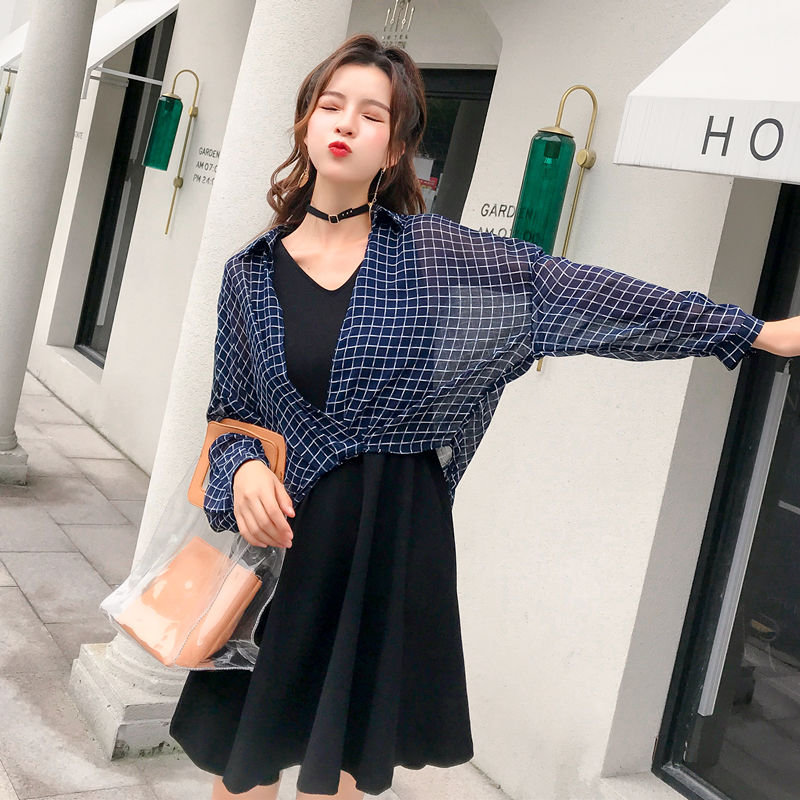 快看看这些女人，穿个小黑裙，妩媚美丽的像个小妖精，十分迷人